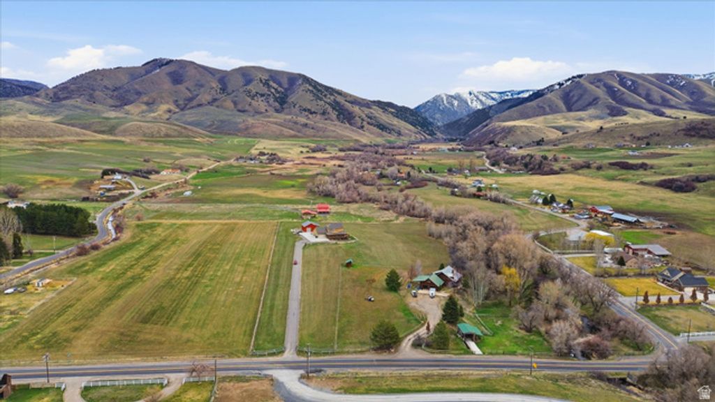 Image 67 of property listing at 11116 S 800 E, Paradise, UT 84328