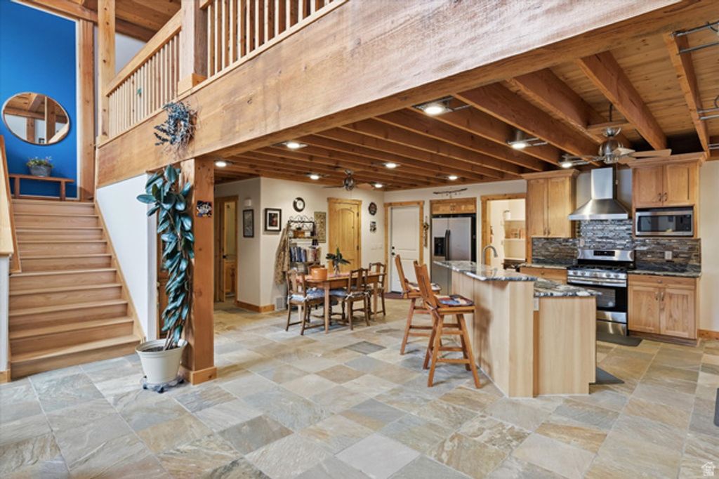Image 9 of property listing at 11116 S 800 E, Paradise, UT 84328