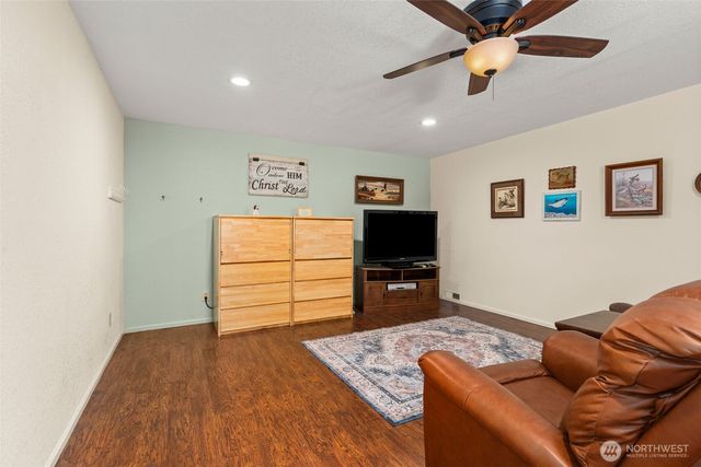 132 Armstrong Road, Chehalis, WA 98532