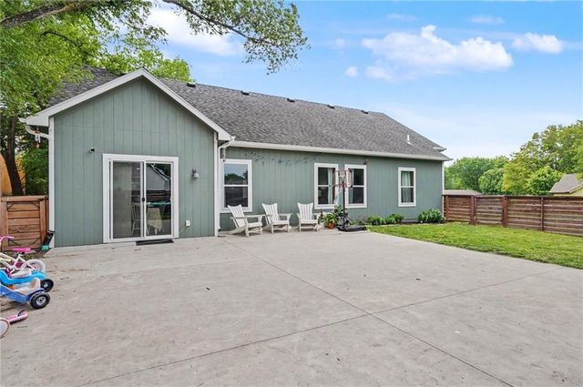 1414 E 25th Terrace, Lawrence, KS 66046