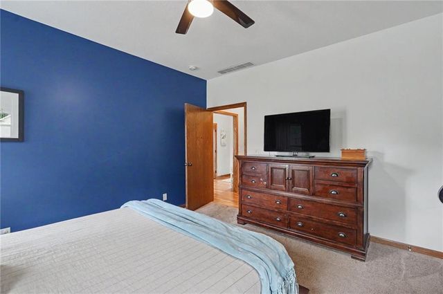 1414 E 25th Terrace, Lawrence, KS 66046