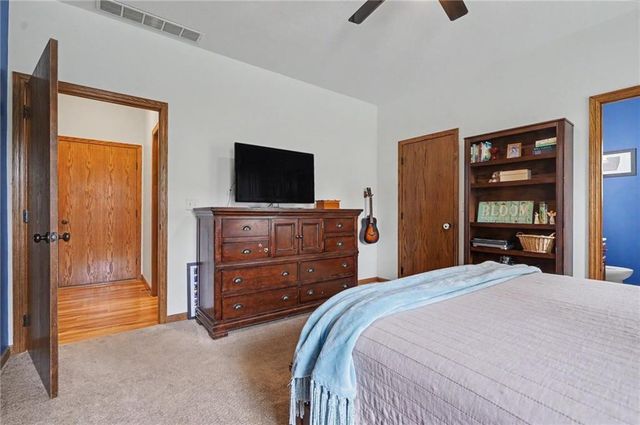 1414 E 25th Terrace, Lawrence, KS 66046