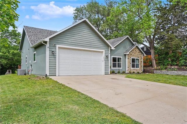 1414 E 25th Terrace, Lawrence, KS 66046