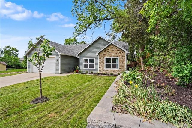 1414 E 25th Terrace, Lawrence, KS 66046