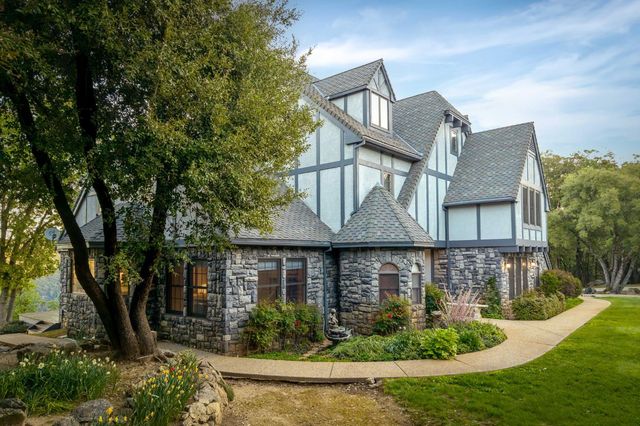 10526 Indian Shack Rd, Nevada City, CA 95959