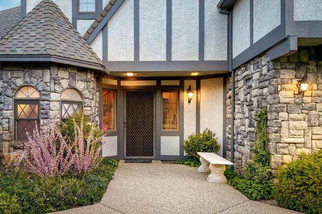 10526 Indian Shack Rd, Nevada City, CA 95959