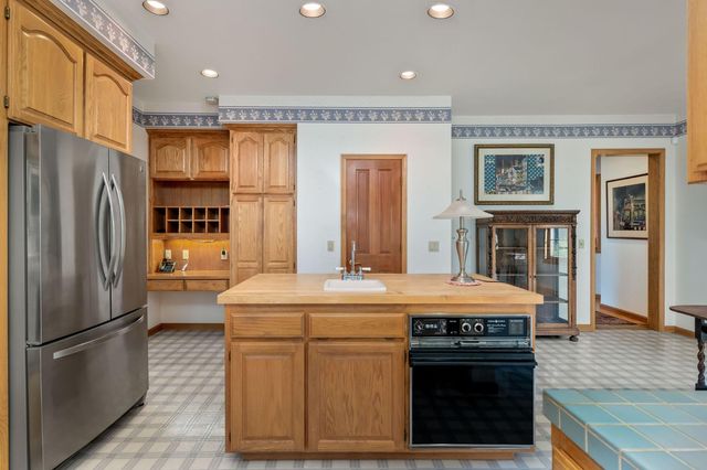 10526 Indian Shack Rd, Nevada City, CA 95959