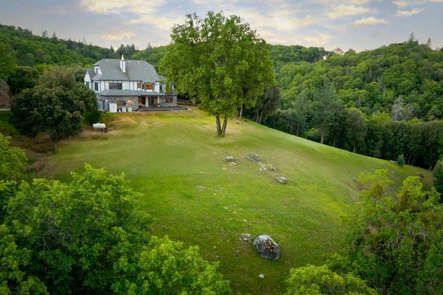 10526 Indian Shack Rd, Nevada City, CA 95959