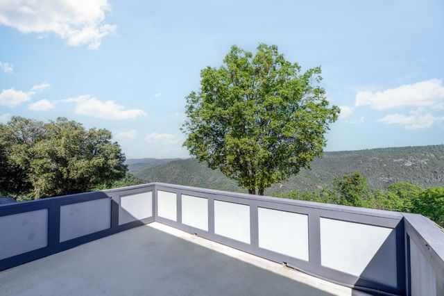 10526 Indian Shack Rd, Nevada City, CA 95959