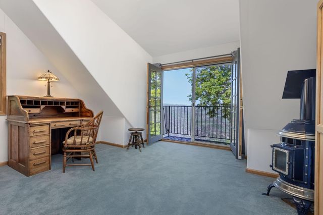 10526 Indian Shack Rd, Nevada City, CA 95959