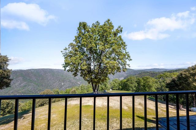 10526 Indian Shack Rd, Nevada City, CA 95959