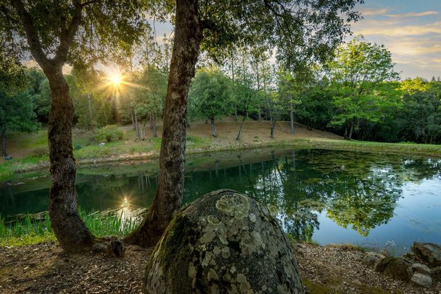 10526 Indian Shack Rd, Nevada City, CA 95959