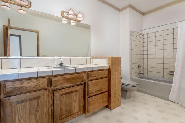 10526 Indian Shack Rd, Nevada City, CA 95959