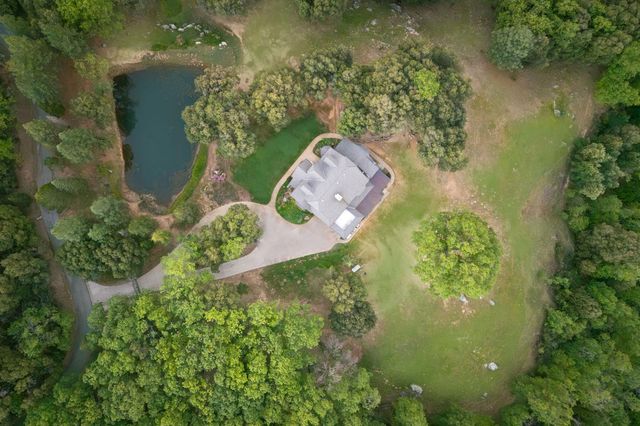 10526 Indian Shack Rd, Nevada City, CA 95959