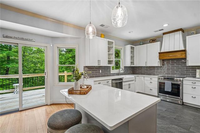 9395 Edgewater Drive, Gainesville, GA 30506