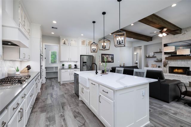 7070 Racehorse Drive, Waller, TX 77484