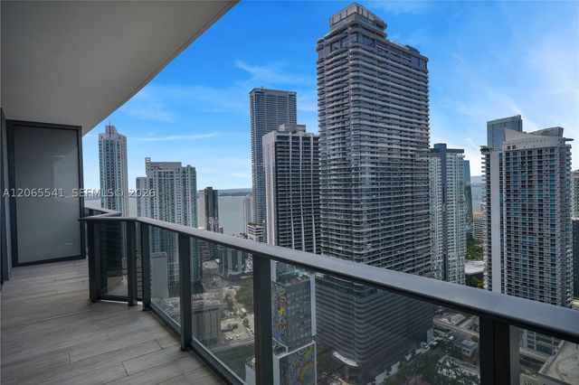 55 SW 9th St 3504, Miami, FL 33130