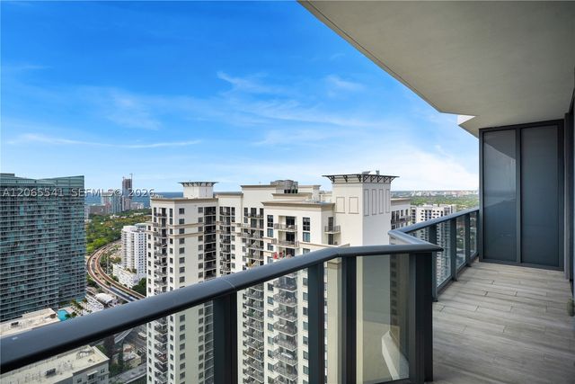 55 SW 9th St 3504, Miami, FL 33130