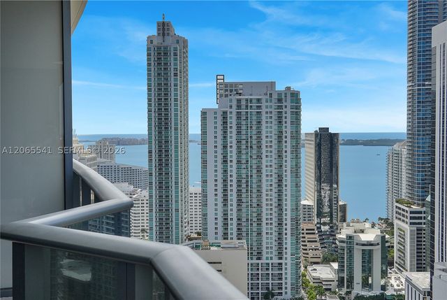 55 SW 9th St 3504, Miami, FL 33130