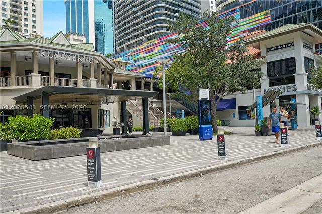 55 SW 9th St 3504, Miami, FL 33130