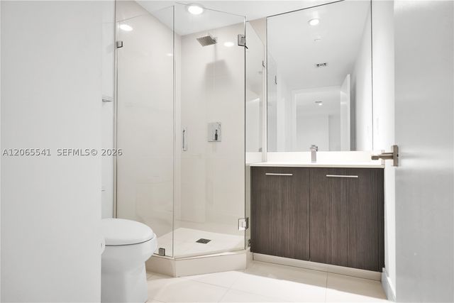 55 SW 9th St 3504, Miami, FL 33130