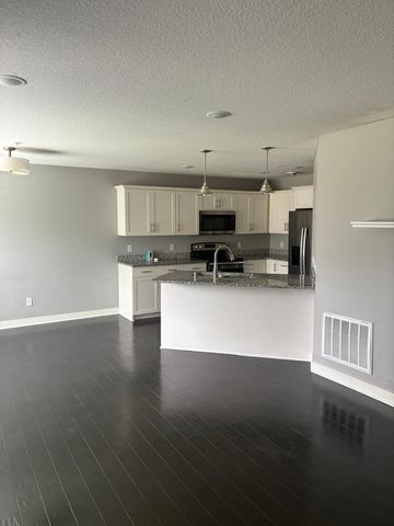 11184 69th Street NE, Albertville, MN 55301