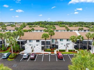 3532 Antarctic CIR 2216, Naples, FL 34112