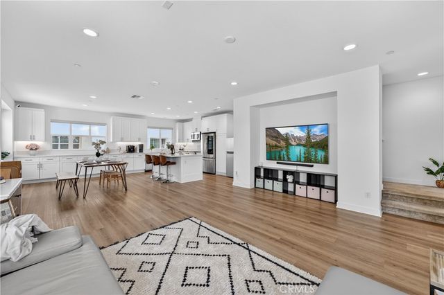 12903 Calabria, La Mirada, CA 90638
