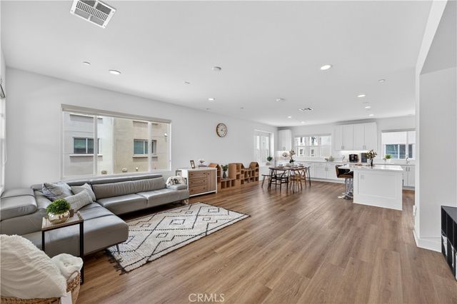 12903 Calabria, La Mirada, CA 90638