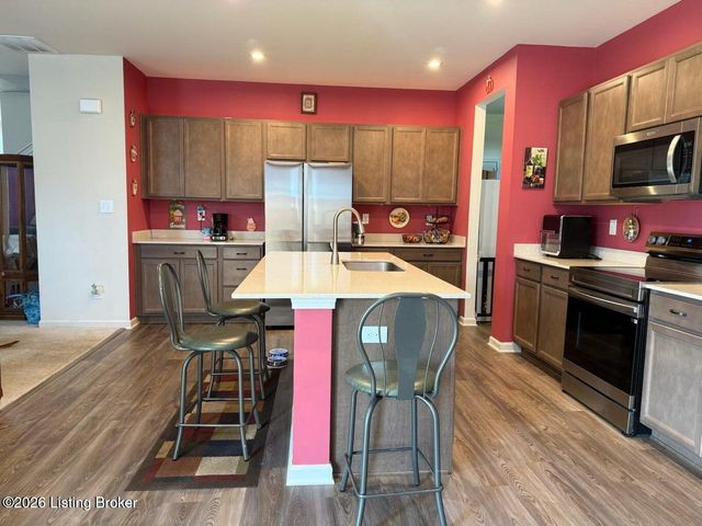 3718 Creekstone Bluff Blvd, La Grange, KY 40031
