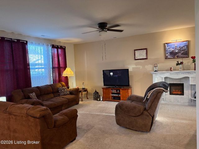 3718 Creekstone Bluff Blvd, La Grange, KY 40031