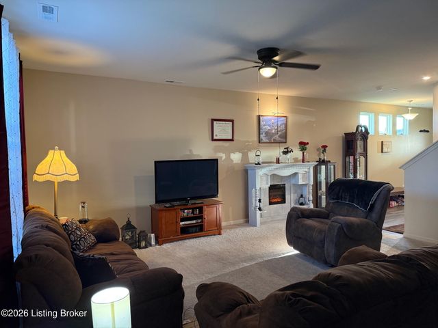 3718 Creekstone Bluff Blvd, La Grange, KY 40031