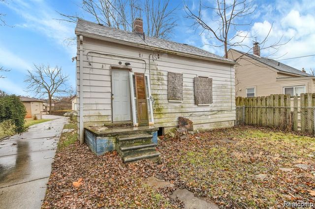 26330 N Ross Street, Inkster, MI 48141