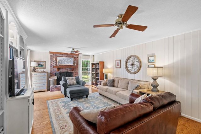 103 Spring Valley Court, Dothan, AL 36303