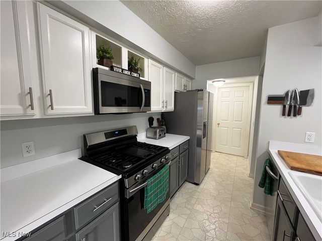 3510 E Prescott Circle, Cuyahoga Falls, OH 44223