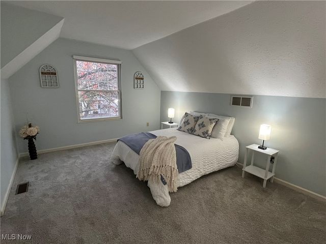 3510 E Prescott Circle, Cuyahoga Falls, OH 44223