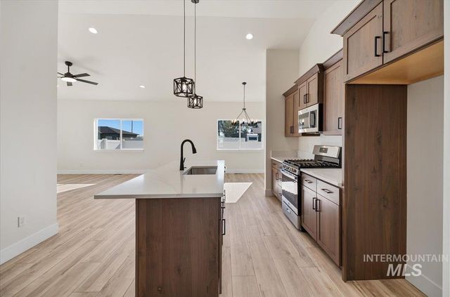 1011 23rd Ave E, Jerome, ID 83338