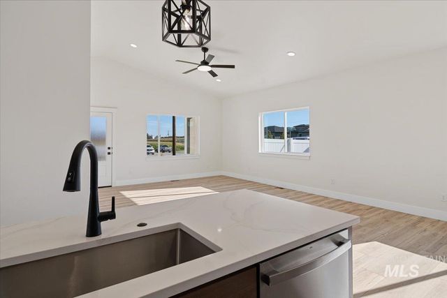1011 23rd Ave E, Jerome, ID 83338