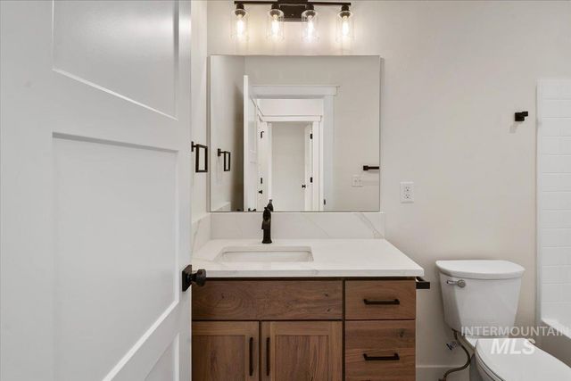 1011 23rd Ave E, Jerome, ID 83338