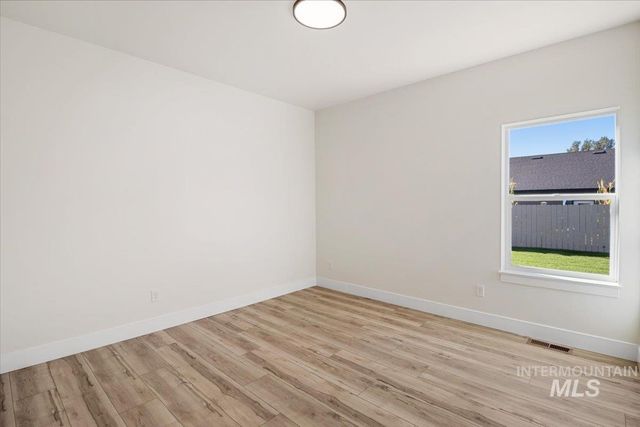 1011 23rd Ave E, Jerome, ID 83338