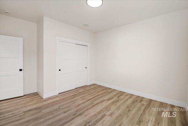 1011 23rd Ave E, Jerome, ID 83338