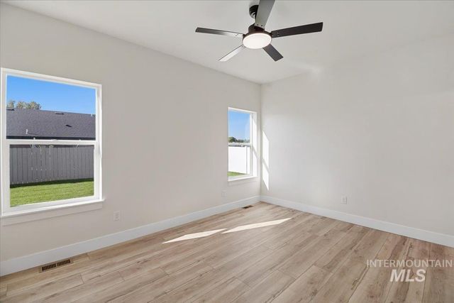 1011 23rd Ave E, Jerome, ID 83338