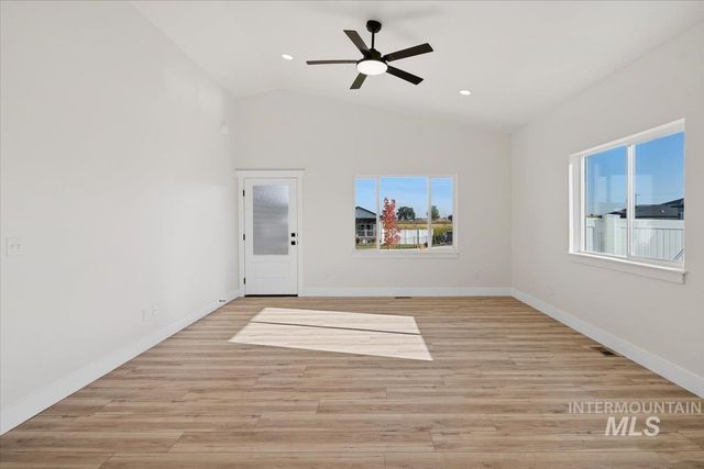 1011 23rd Ave E, Jerome, ID 83338