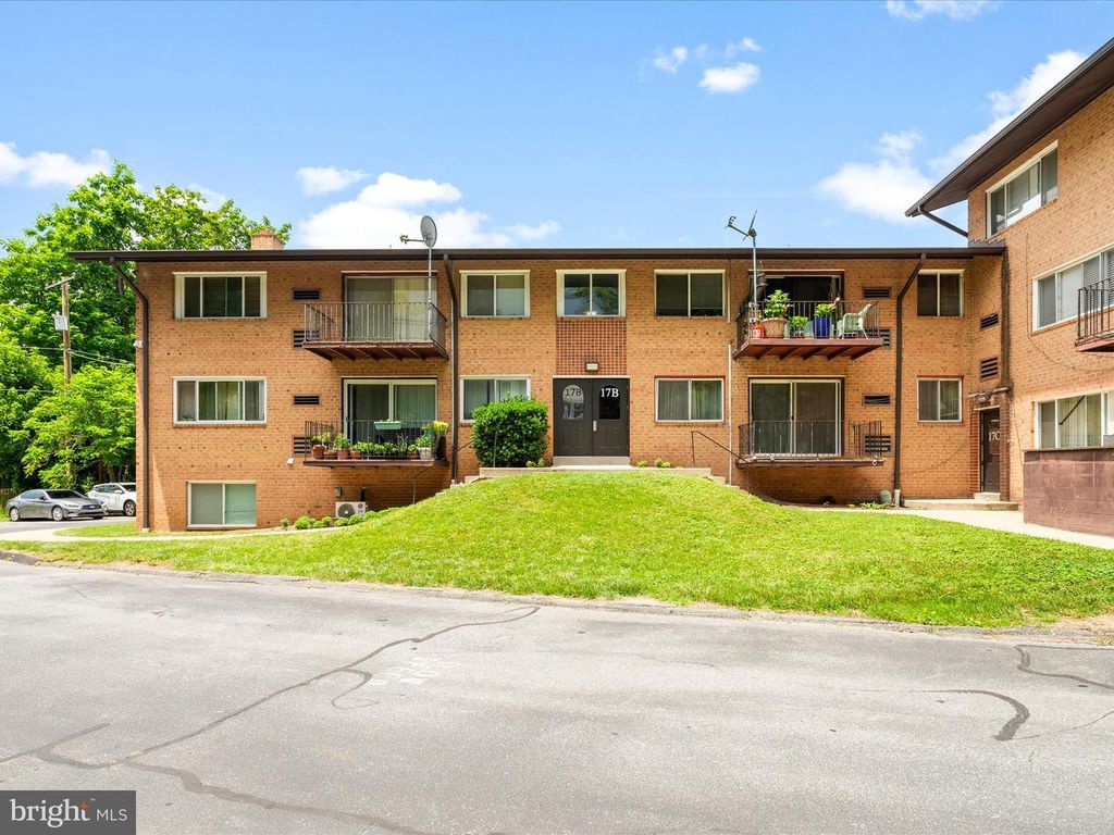 17 WATER ST #17, Gaithersburg, MD 20877