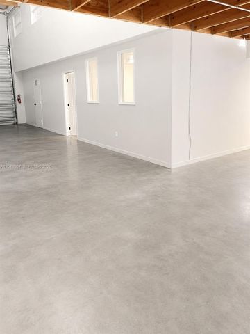 10680 NW 123rd St Rd 104, Medley, FL 33178
