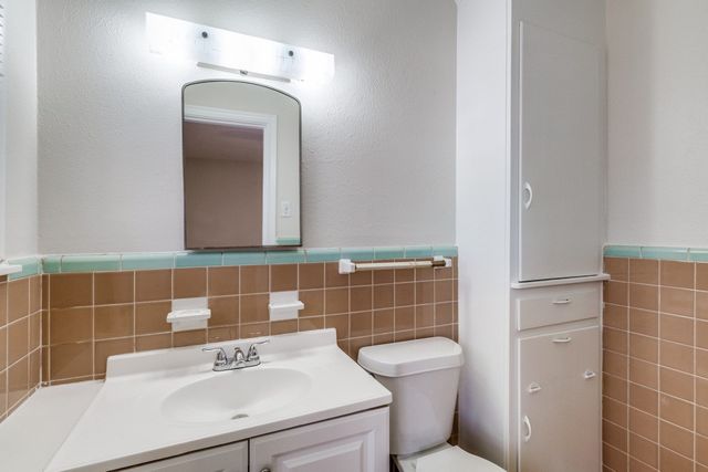 3227 San Vicente Avenue, Dallas, TX 75228