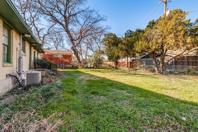 3227 San Vicente Avenue, Dallas, TX 75228