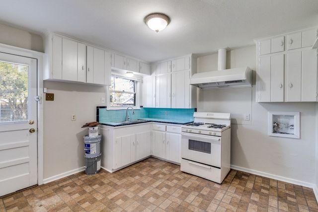 3227 San Vicente Avenue, Dallas, TX 75228