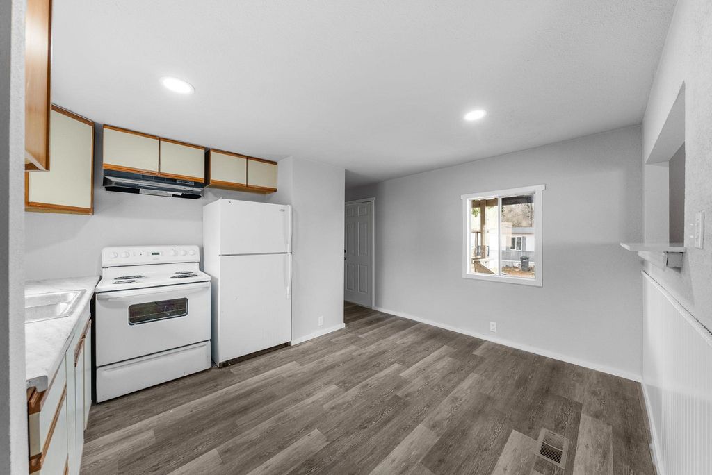 9518 E 4th Ave, Spokane, WA 99206 photo 10