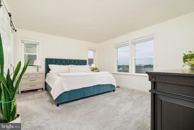 241 CEDAR SPRING DR, Strasburg, VA 22657